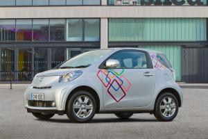 Toyota iQ Customised Clever Cars '2012